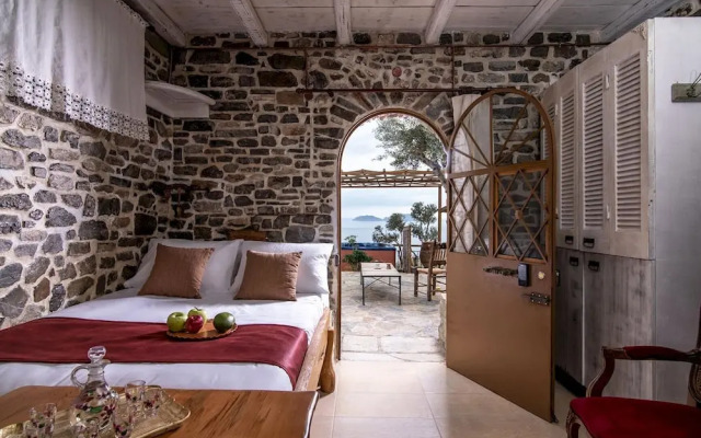 Elena Junior Deluxe Suite by Estia