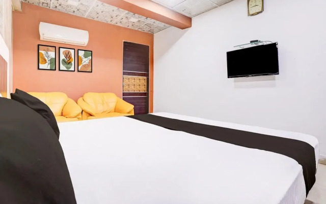 Comfy Stays at Lokhandwala Andheri West
