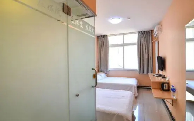 Pebble Motel (Jiusan Road Bus Station, Lvshun)
