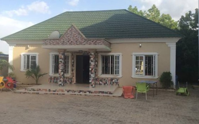 Santarosa Suites & Bar