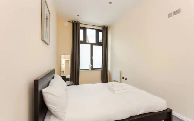 Stylish 2 Bedroom Apartment in Greenwich