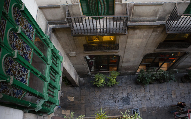 Las Ramblas Pasaje Bacardi Apartments