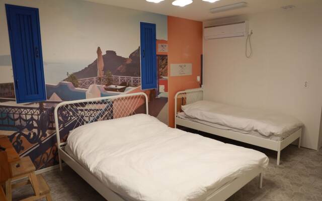 Love Jeju Sanbangsan Guesthouse - Hostel