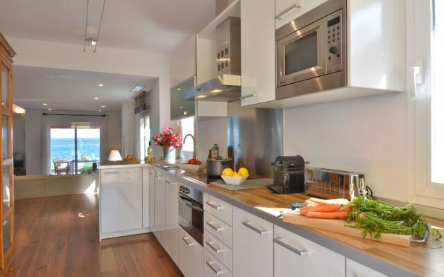 Mallorca Family Sea Front Villa in Betlem