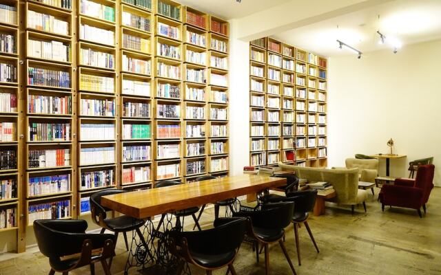 Cao Ji Book Inn Hostel