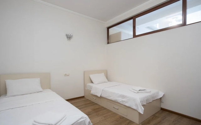 Stay Inn на ул. Саят-Нова, 33