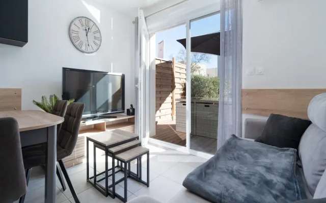 Bright Retreat Near Beach