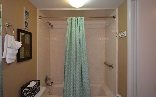 Shoreline 3044 Condo by RedAwning