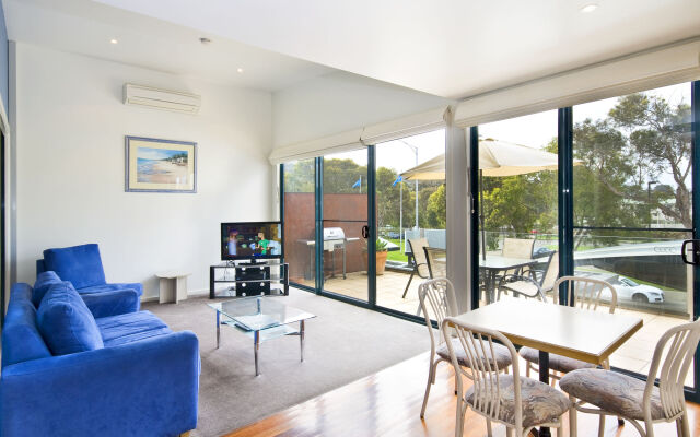 Anchorage Motel and Villas