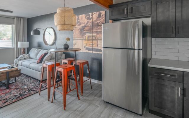 Modern 2br Phoenix Townhome by Wanderjaunt