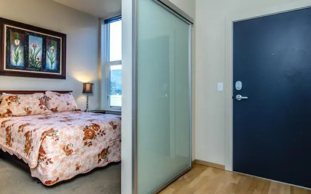 Space Needle Apartment