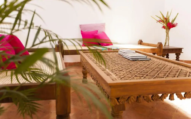 Mango House