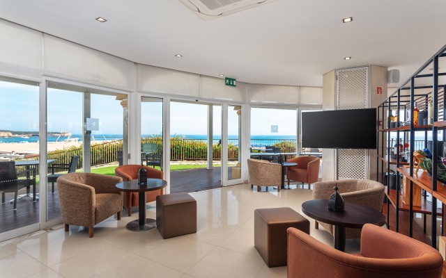 AP Oriental Beach