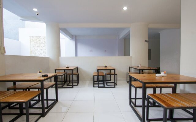 OYO 3950 The Ratna Hotel