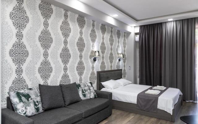 Golden Room Apartments 04