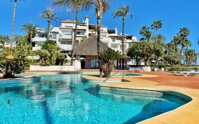 Alcazaba Beach Apartment 3302