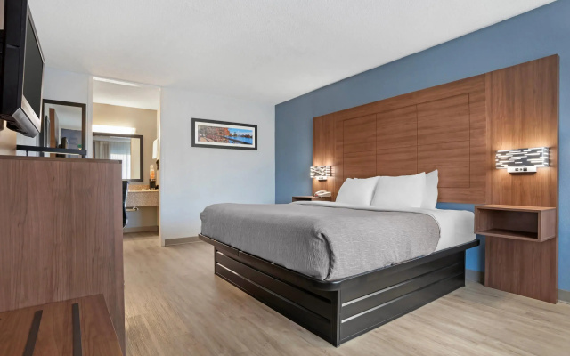 Quality Inn & Suites near Lake Eufaula