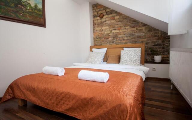 V 12 -Terrace + 3 rooms apartment Vilnius Old Town