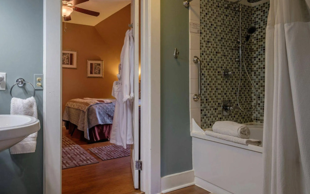 The Kalamazoo House Bed & Breakfast