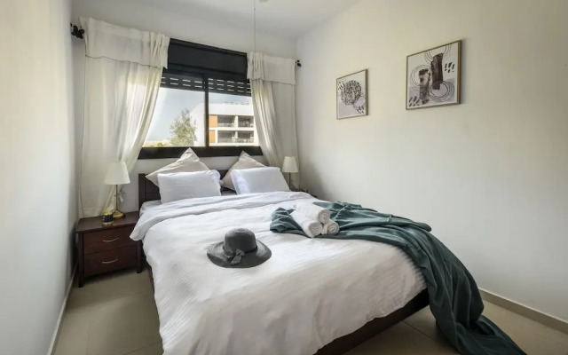 Cozy Nest Apartment with balcony
