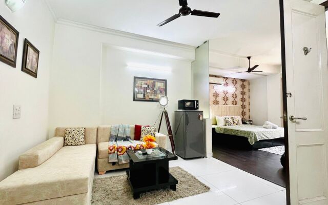 BluO Classic Studio - Green Park Hauz Khas Village