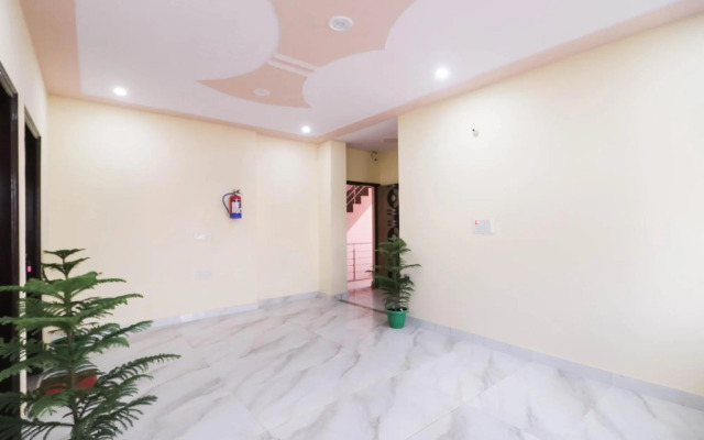 Akash Guest House by OYO Rooms