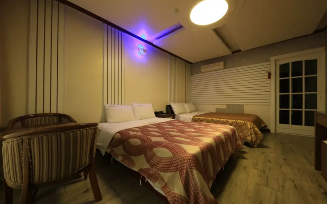 Sunbeach Hotel