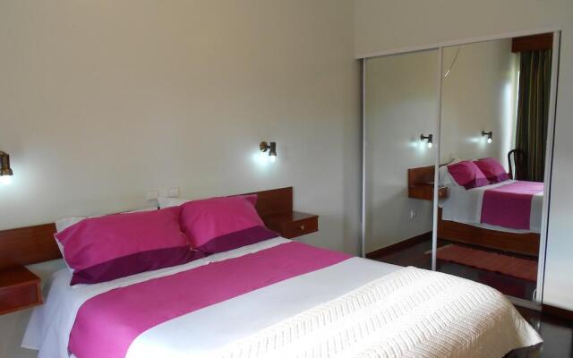 Vale de Azereiros Apartamentos