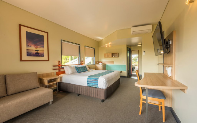 Kingfisher Bay Resort