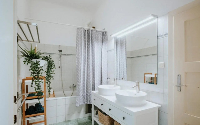 Central Design-Apartment next to Belvedere Castle