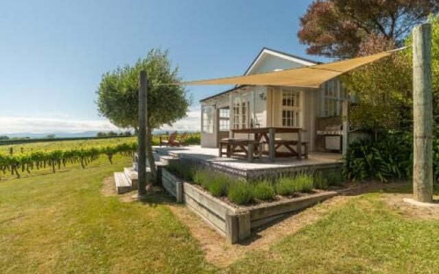 Kina Beach Vineyard Cottages