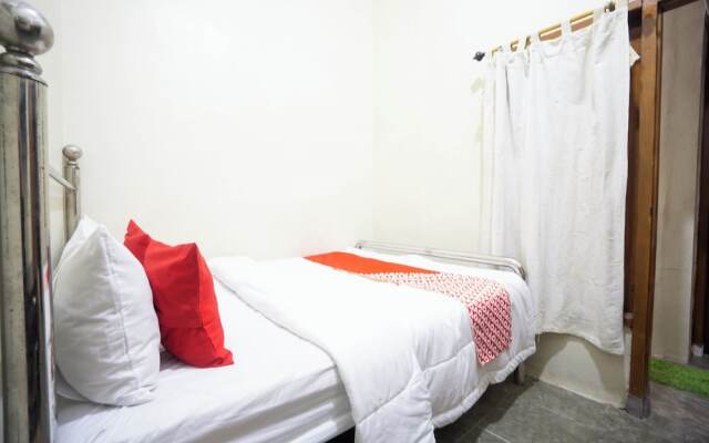 OYO 93987 Suropati 2 Guest House
