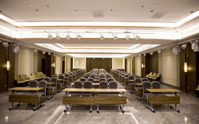 Holiday Inn Express (Convention Center)