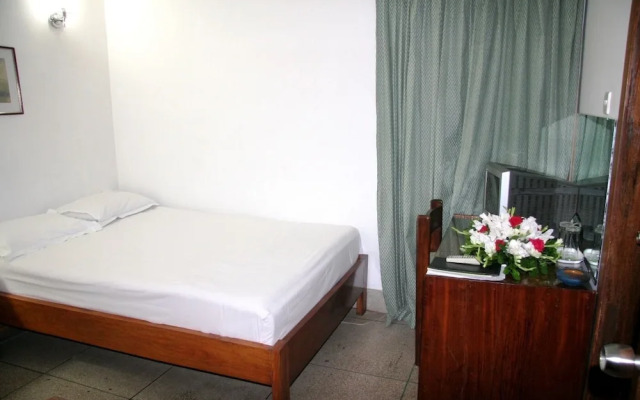 White House Hotel