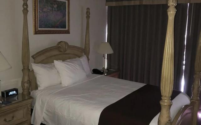 Travelodge by Wyndham Niagara Falls Fallsview