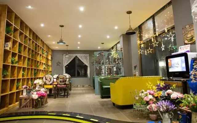 Sanya Xiamohuahua Homestay (Dadonghai Branch)