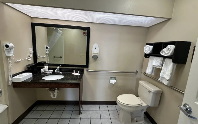 Baymont Inn & Suites Thomasville