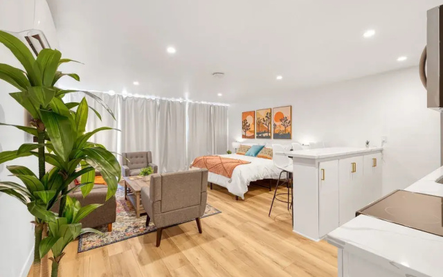 Palm Desert Suites