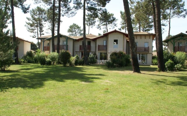 Semi-Detached Holiday Home in Green Surroundings