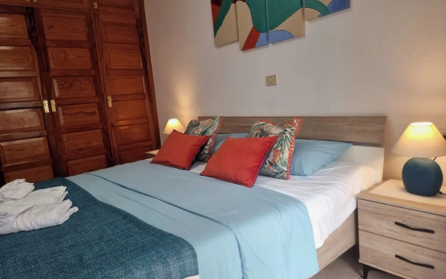 Arkadia 2 Guests - Pool - Balcony - Beach 12min