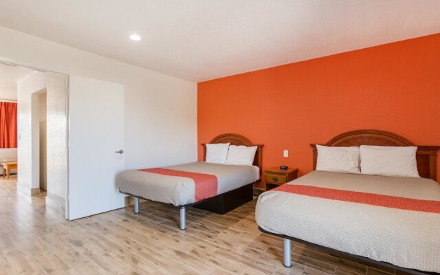 Studio 6 Englewood, FL