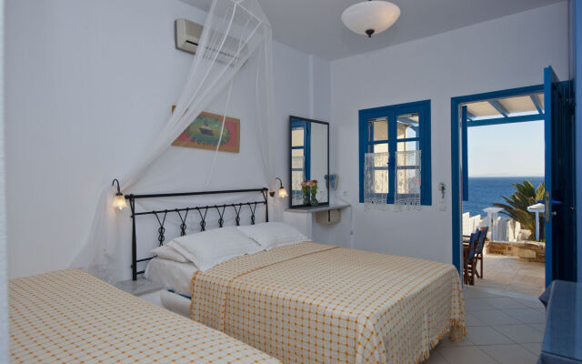 Blue Dolphin Antiparos Villas and Suites