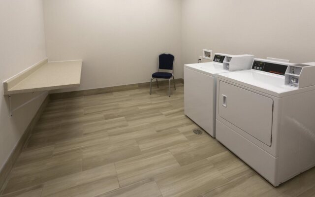 Holiday Inn Express & Suites Seattle South - Tukwila by IHG