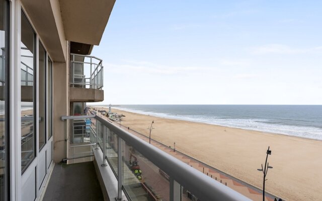 Tranquil Apartment With sea View