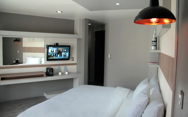 ESDUMA HK Hotel Pachuca