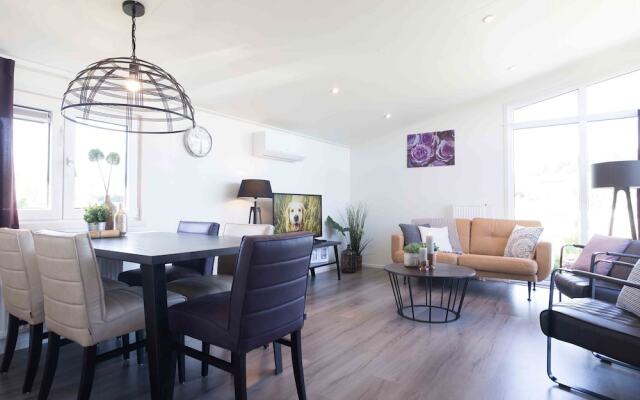 Modern Chalet With Dishwasher, Near Valkenburg
