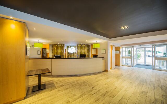 Holiday Inn Reading South M4 Jct11 by IHG