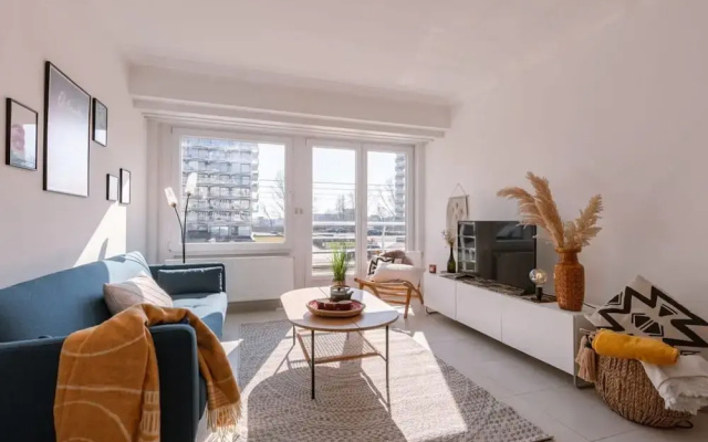 Lovely Sunny Flat Just Near the Beach and the sea