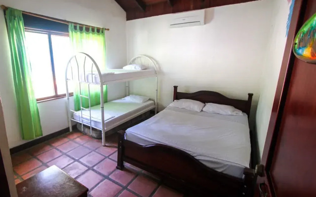 Tamarindo Backpackers