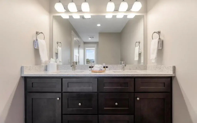 Kasa 539 Bay Street Traverse City